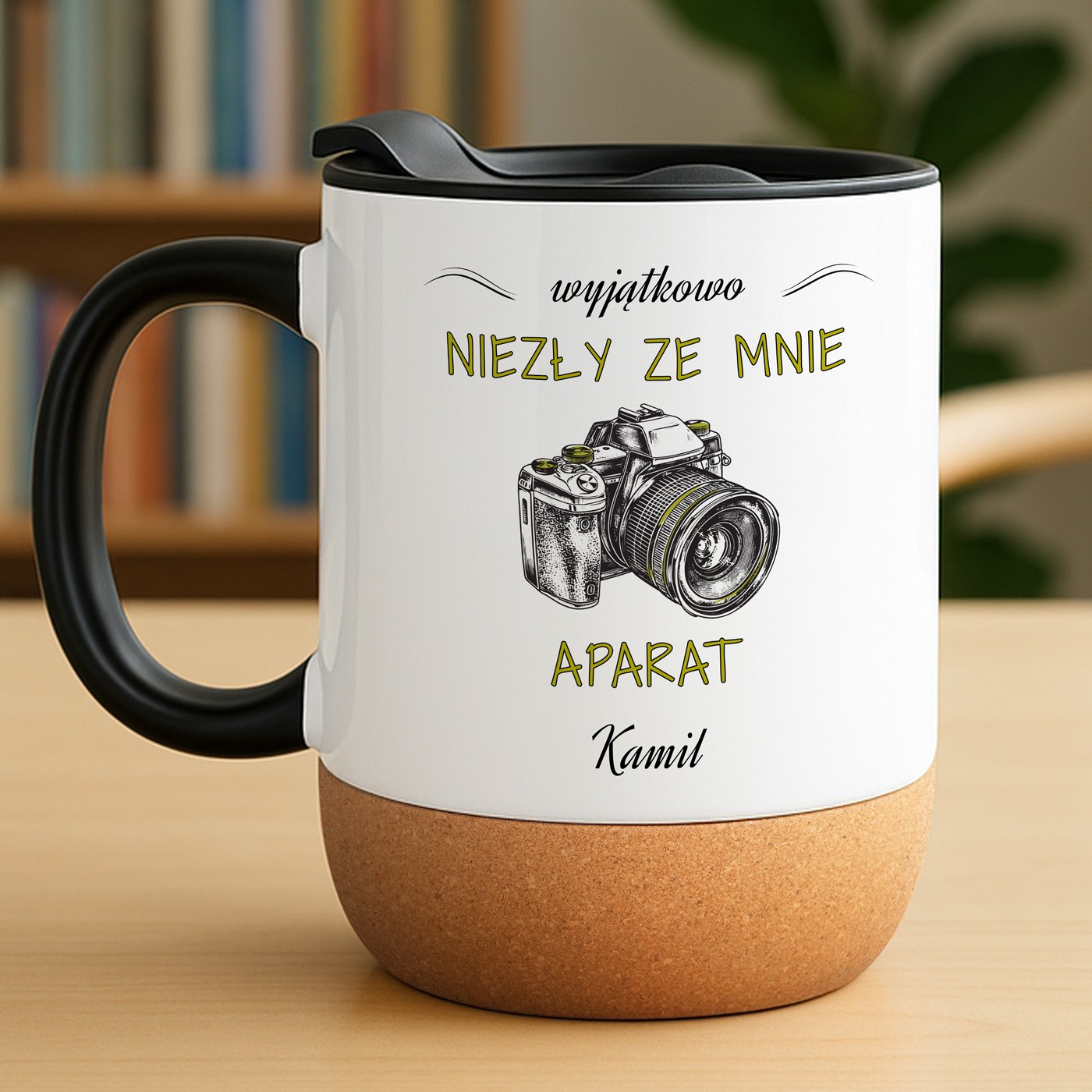 Kubek ceramiczny biały z przykrywką dla fotografa na urodziny
