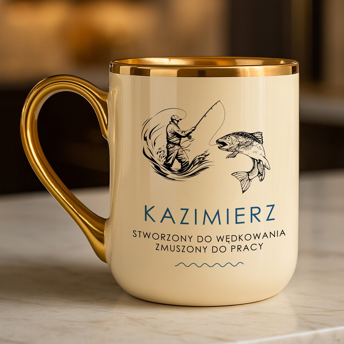 Kubek ceramiczny ze złotym rantem i uchem dla dziadka wędkarza