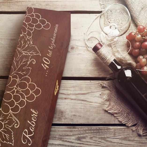 Skrzynka ciemna na wino z grawerem dla niego na 40 urodziny