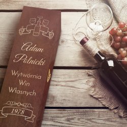 Skrzynka ciemna na wino z grawerem dla winiarza na urodziny
