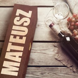 Skrzynka ciemna na wino z grawerem dla niego na imieniny